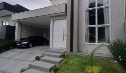 Casa maravilhosa em condomínio de alto padrão Vem Viver.