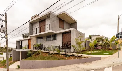 Bem-vindo a um refúgio de harmonia em sintonia com a natureza: uma casa sustentável que não apenas respeita o meio ambiente, mas também promove um estilo de vida saudável.