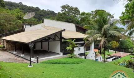 EXCELENTE IMÓVEL DE ALTO PADRÃO LOCALIZADO EM UMA ÁREA NOBRE DA BELÍSSIMA PRAIA DE GUAECÁ!