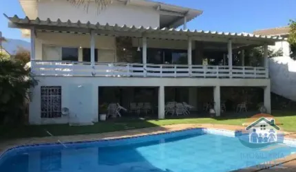 EXCELENTE SOBRADO COM UMA ESPETACULAR VISTA PARA PRAIA DE BAREQUEÇABA!