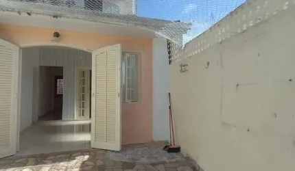 EXCELENTE OPORTUNIDADE DE SOBRADO PARA FINANCIAMENTO BANCÁRIO LOCALIZADO NO BAIRRO ARUAN!