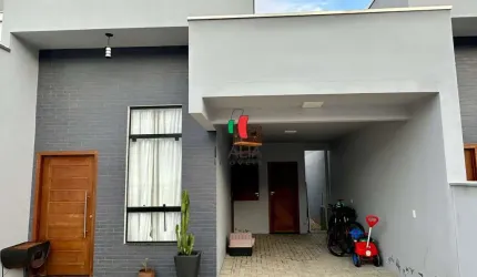 LINDA CASA BAIXA SEMI MOBILIADA COM 3 QUARTOS SENDO 1 SUITE BAIRRO RIO BRANCO