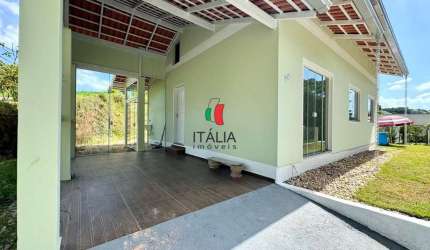 CASA COM 3 QUARTOS SENDO 1 SUITE BAIRRO AZAMBUJA BRUSQUE