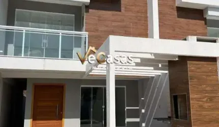 Duplex Costa Azul com piscina 3 Suítes, sala de estar e jantar amplo quintal