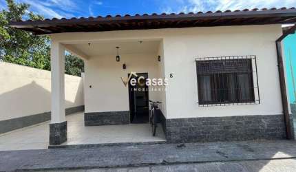 Casa linear de condomínio 80m&#178; no bairro Jardim Mariléa - Rio das Ostras