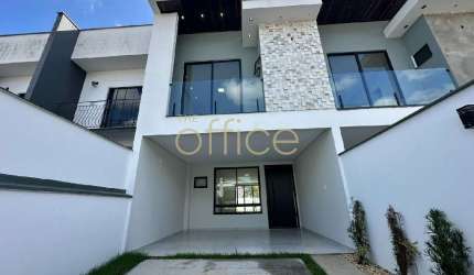 Geminado de Alto Padrão com 3 Suítes no Saguaçu, Joinville-SC: 3 Quartos, Sala, 3 Vagas e 138m² de Área.