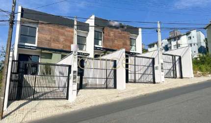 Sobrado de 3 Quartos com Suíte e Vaga de Garagem no Bairro Floresta, Joinville-SC! Venha Conferir!