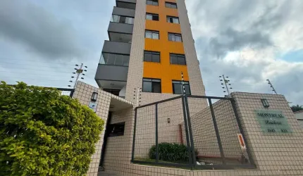 APARTAMENTO AMPLO E BEM LOCALIZADO