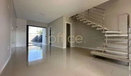 Casa com 3 quartos à venda no Bom Retiro, Joinville  por R$ 600.000