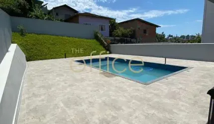 Imperdível Sobrado à Venda em Joinville-SC, Bairro Saguaçu: 3 Quartos, 4 Salas, 3 Banheiros, 2 Vagas de Garagem, 411m².