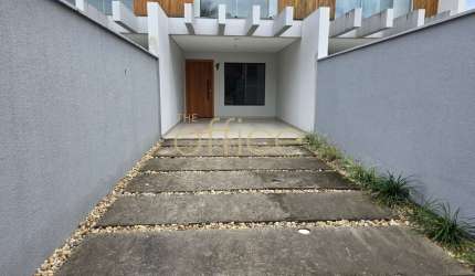 Sobrado à venda em Joinville -SC, 3 quartos, 1 suíte, 1 sala, 3 banheiros, 2 vagas, 118,98 m². Imperdível oportunidade!