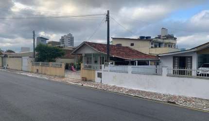 Casa quadra mar centro de Navegantes