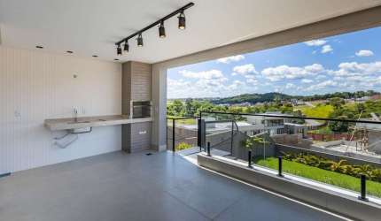 Sobrado de 267 m², com 3 Suites e 4 vagas no Jardins Barcelona.