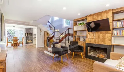 Casa com 3 quartos à venda na Rua Guadalupe, 465, Jardim Lindóia, Porto Alegre por R$ 1.140.000