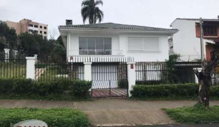 Casa com 3 quartos para alugar na Fernando Abott Esquina Edmundo Bastian, 265, Cristo Redentor, Porto Alegre por R$ 15.000