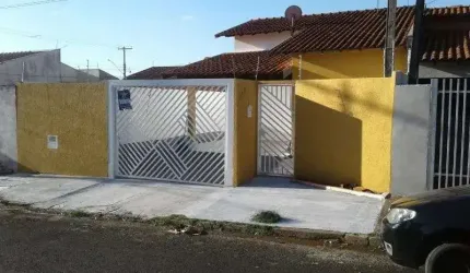 excelente casa de 2 dormitorios, suite e 3 vagas de garagem