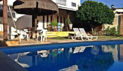 Excelente casa em Ponta Negra com piscina, churrasqueira, 5 suítes, a 280 m da praia, wifi