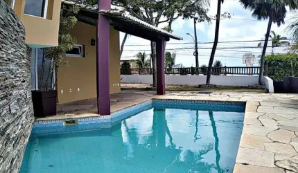 Linda casa à venda, na orla de Ponta Negra, vista/mar, piscina e churrasqueira.