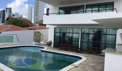 Casa para venda na orla de Ponta Negra com 6 quartos, vista para o Mar