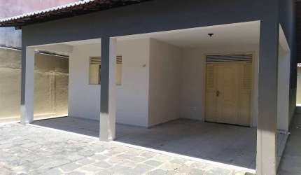 Venda de casa em Ponta Negra com 3 quartos (suíte), 150 m² de área construída  num terreno de 192 m²
