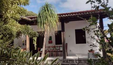 Excelente casa com 3 suítes em Capim Macio.