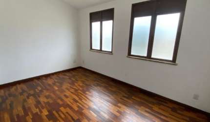 Apartamento para Aluguel com 125m², arejado e com ótima localização em Capim Macio.