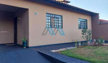 Casa para Venda em Londrina, Jardim Alto do Cafezal, 3 dormitórios, 1 suíte, 2 banheiros