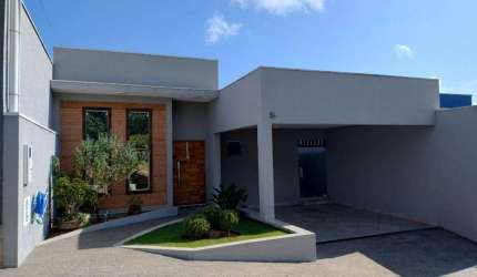 Casa com 1 suíte à venda, 172 m² por R$ 950.000
