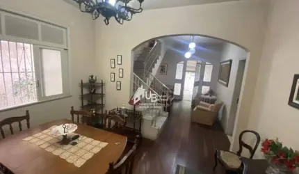 Casa Linear com quintal no Coração do Méier
