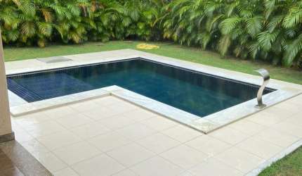 Alugo Excelente Casa 4/4 suítes com Piscina em busca Vida