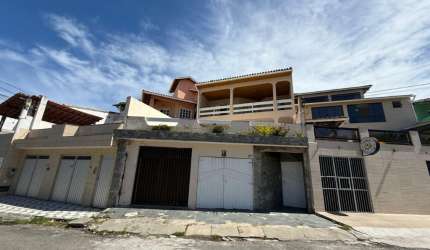 Excelente Casa Solta 5/4 dormitórios em Stella Maris - Salvador