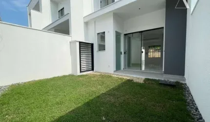 Casa com 3 dormitórios à venda, 111 m² por R$ 649.000,00 - Bom Retiro - Joinville/SC
