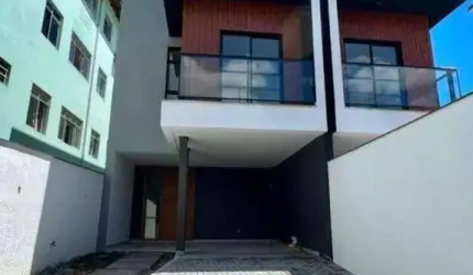 Casa com 3 dormitórios à venda, 128 m² por R$ 690.000,00 - Floresta - Joinville/SC