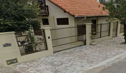 Casa com 3 dormitórios à venda, 264 m² por R$ 995.000,00 - Saguaçu - Joinville/SC