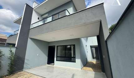 Casa com 3 dormitórios à venda, 141 m² por R$ 895.000,00 - Bom Retiro - Joinville/SC