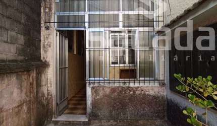 APARTAMENTO TÉRREO E FUNDOS