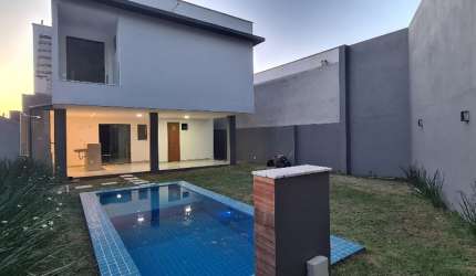 CASA AMPLA NO VALE DOS CRISTAIS