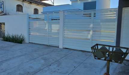 CASA LINEAR PÉ DIREITO DUPLO