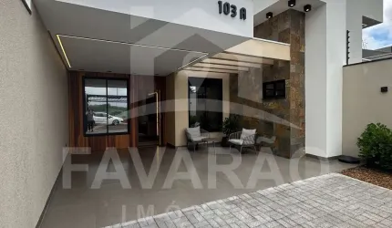 Excelente casa no Eco Valley com acabamento de alto padrão.