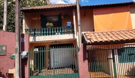 CASA SOBRADO DE 3 CASAS NO MESMO QUINTAL, CORNÉLIO PROCÓPIO PR.
