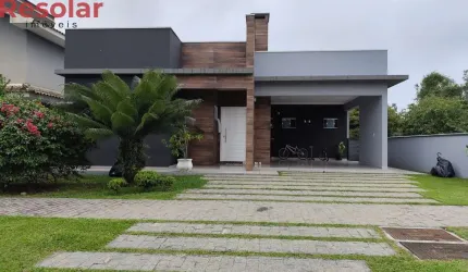 Casa à venda no bairro Iperoba - São Francisco do Sul/SC