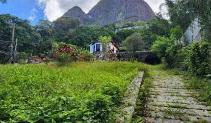 Casa a Venda no Joá com 706m²