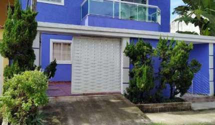 Casa Triplex , com 4 Suítes em Vargem Grande