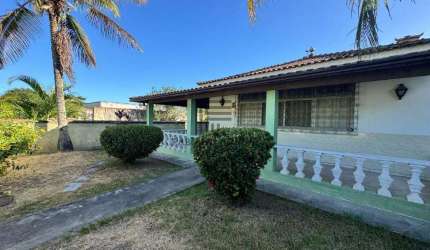 Duas Casas em Araruama - 5 Quartos ( 2 suítes ) - R$ 600.000,00 - Iguabinha