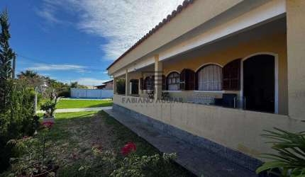 Casa em Araruama, 3 Quartos ( 1 suíte ) - R$ 700.000,00 - Coqueiral