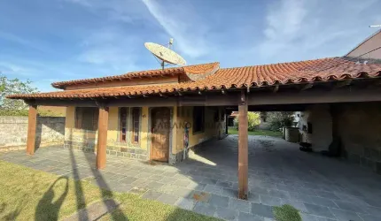 Casa em Araruama (2 quartos - 1suite) - R$ 600.000,00 - Areal