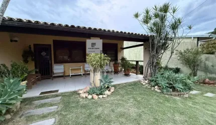 Casa em São Pedro - (4 Quartos) - R$ 650.000,00 - Praia Linda