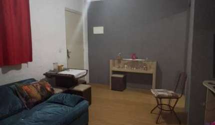 ALUGA-SE UM APARTAMENTO COM DOIS DORMITORIOS COM BOA LOCALIZAÇÃO