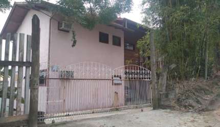 Casa com 2 quartos à venda na Rua Carlito Farias, 23, Praia de Fora, Palhoça por R$ 799.000