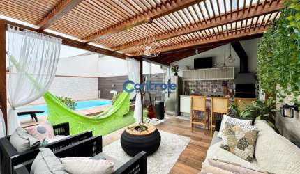 Casa com 2 quartos à venda na Rua dos Cocãos, 86, Madri, Palhoça por R$ 695.000